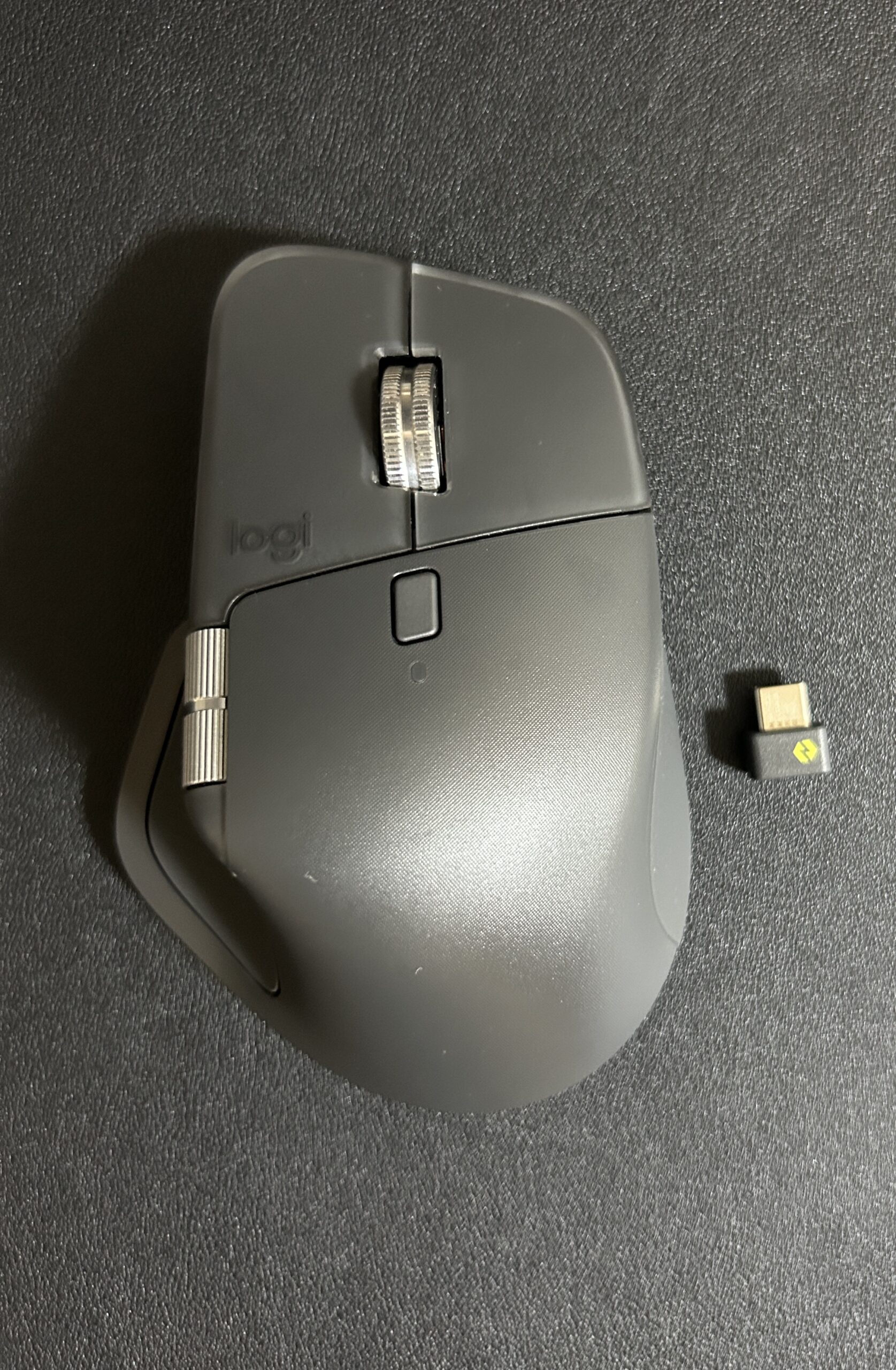 MX Master 4に付属するUSB-CのLogi Boltレシーバー
