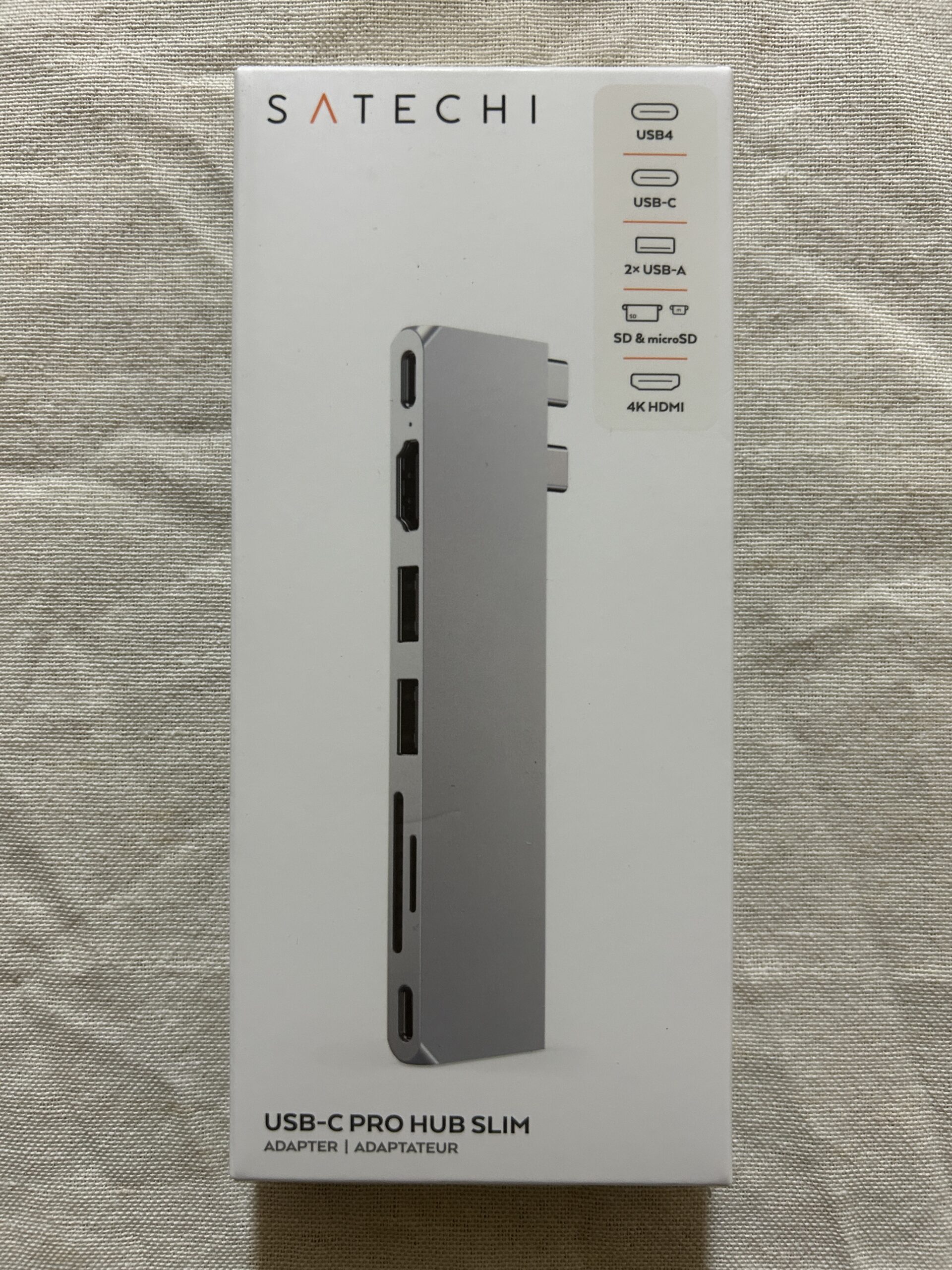 Satechi Pro Hub Slimの製品写真と対応端子が印刷されたパッケージ正面